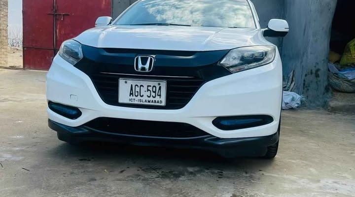 Honda Vezel 2014 for Sale in Pakistan – Full Genuine Import with No Touching